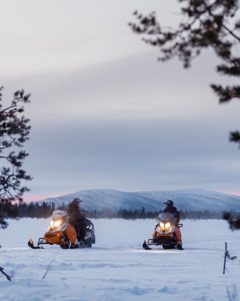 Lapland travel - Sneeuwscootertocht - lapland reizen - sneeuwscooter - noorderlicht